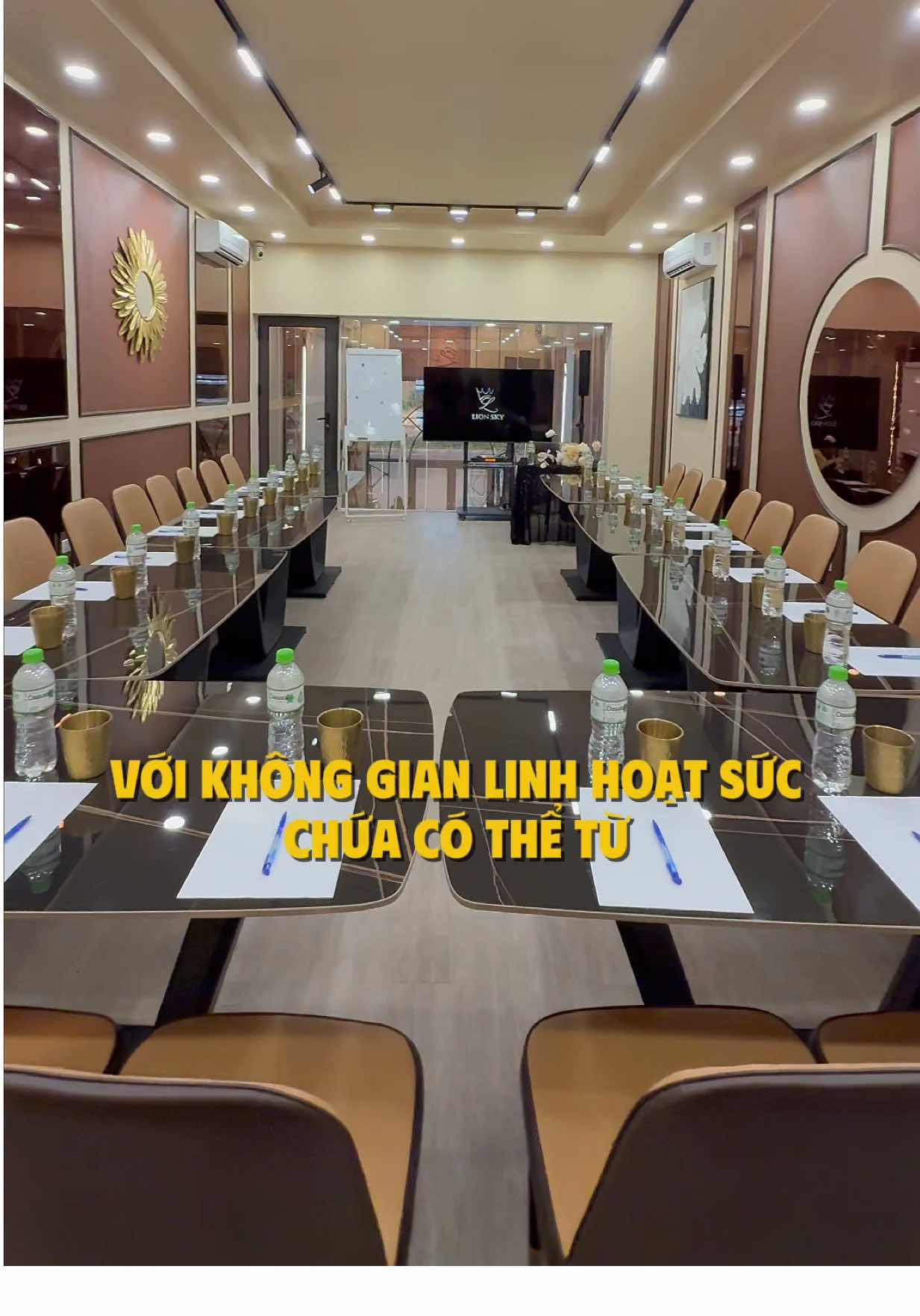 PHÒNG HỘI THẢO ĐÀO TẠO 100 NGƯỜI 🔥 ✅ Bàn học, máy chiếu, tivi, không gian riêng tư, sang trọng. ✅ Phục vụ ăn trưa & tea break trọn gói. ✅ Phù hợp cho doanh nghiệp, đào tạo nội bộ, hội thảo chuyên sâu. #lionsky #sututruongchinh #dịch_vụ_phòng_đào_tạo_thuê_ngoài