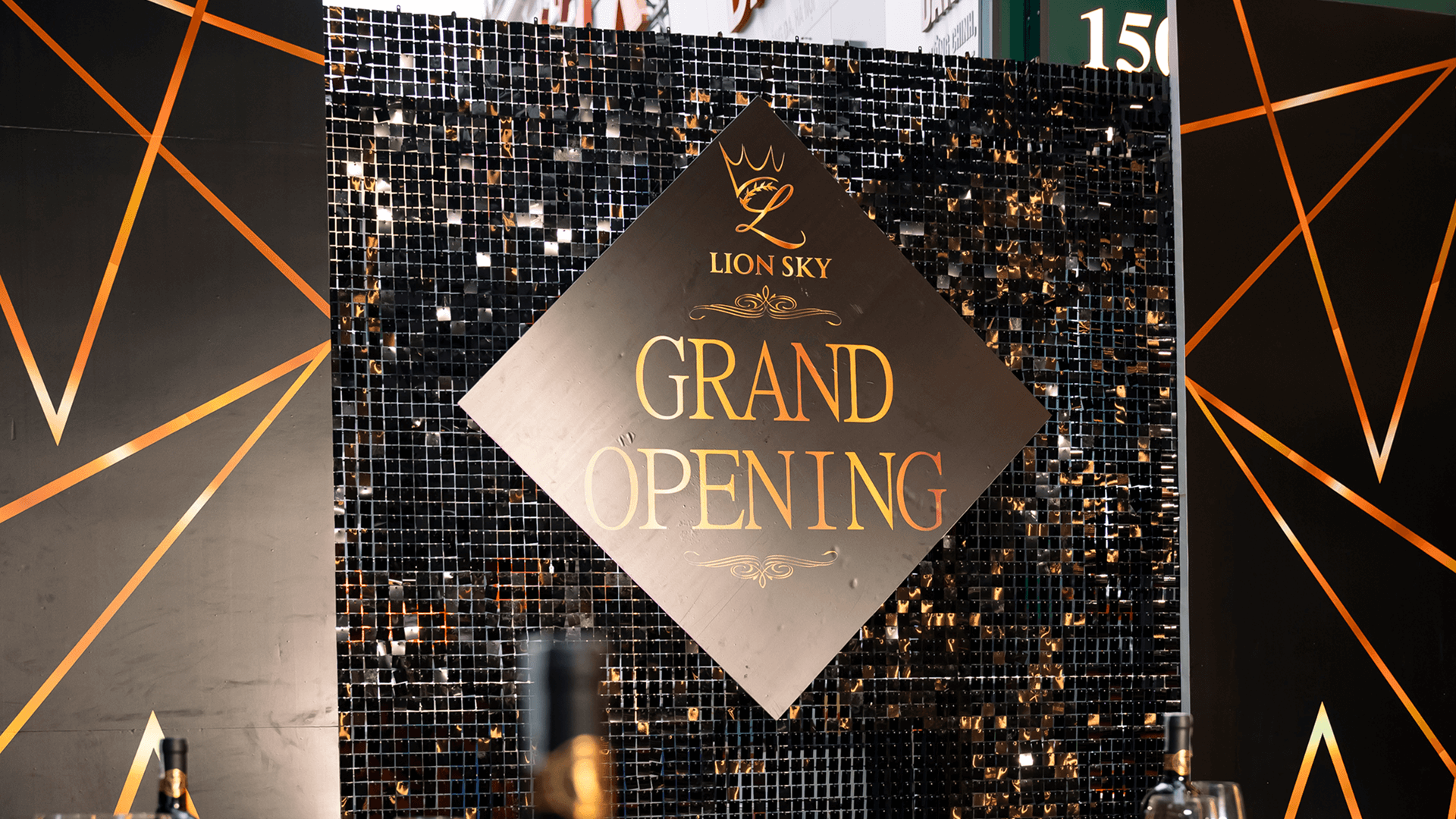 PHONG CáCH PHụC Vụ Là